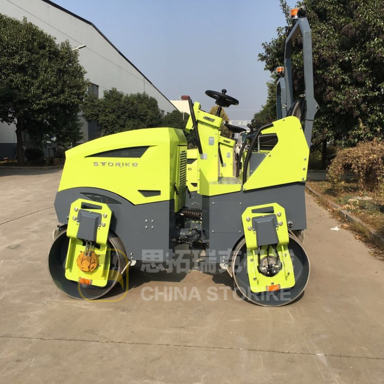 小型壓路機(jī)十字路口施工，瀝青路面的接縫有什么技巧處理